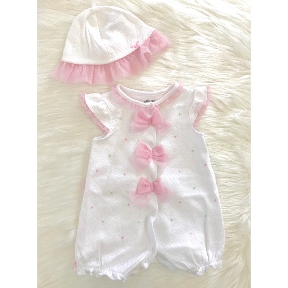 LUXURY ONESIE SET - Picture 1 of 6
